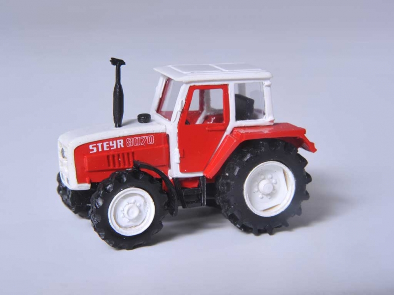 Steyr Traktor Typ 8070 rot/weiß (ACCST8070) von ACC auf Miniaturbahn.at